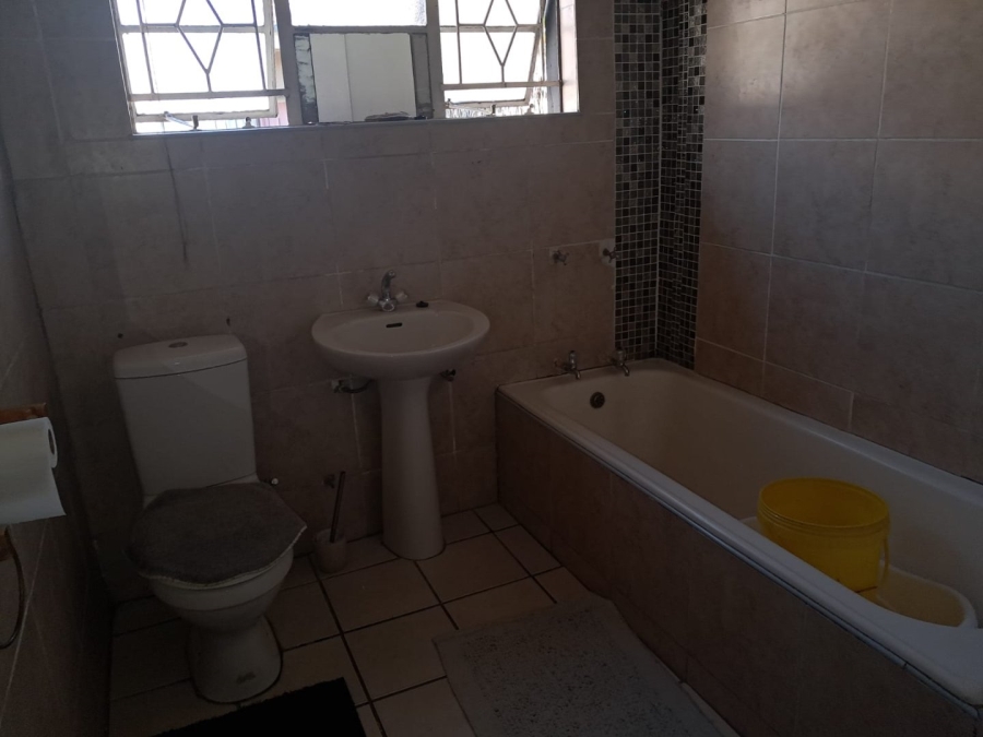 To Let 4 Bedroom Property for Rent in Park West Free State